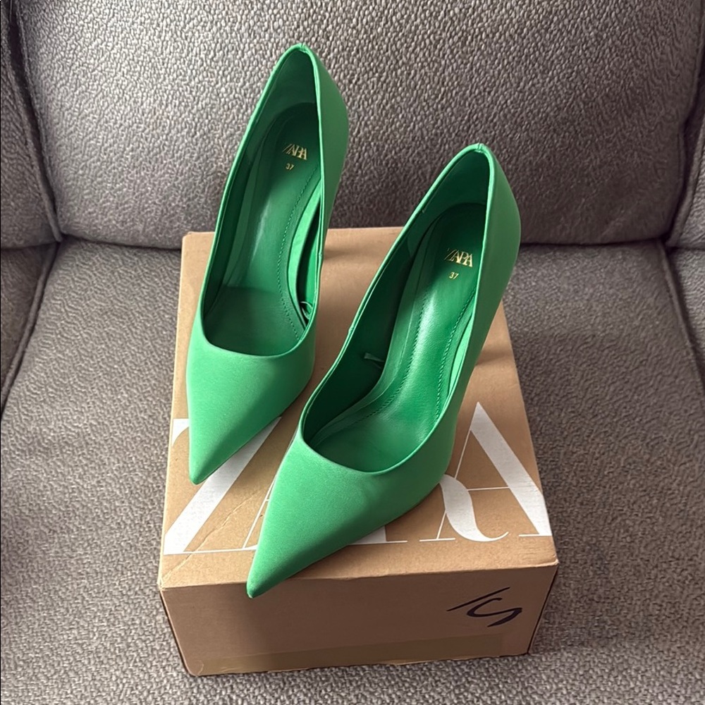 Zara Green Stiletto Heels with Pointed Toe - Size 7